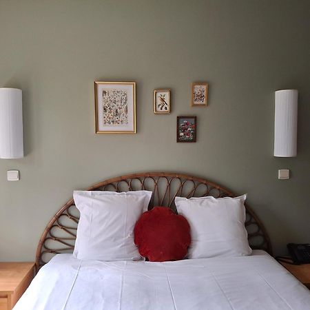 Hostellerie Du Lys Lamorlaye Esterno foto