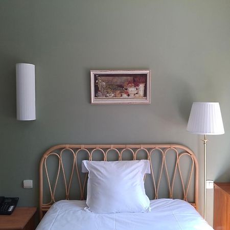 Hostellerie Du Lys Lamorlaye Esterno foto