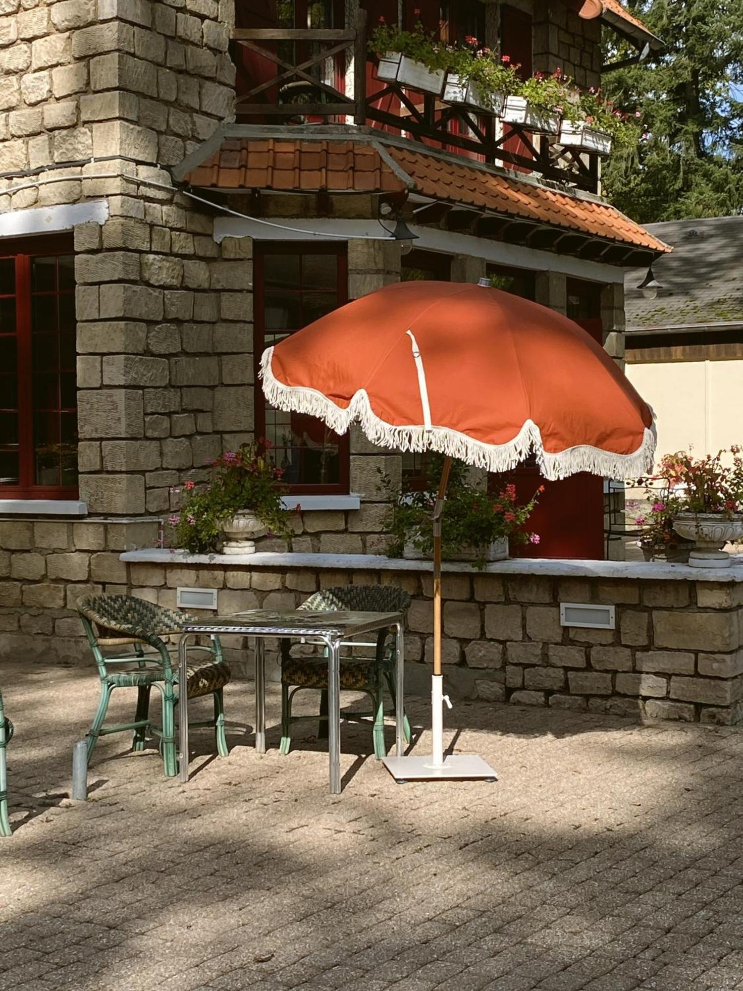Hostellerie Du Lys Lamorlaye Esterno foto