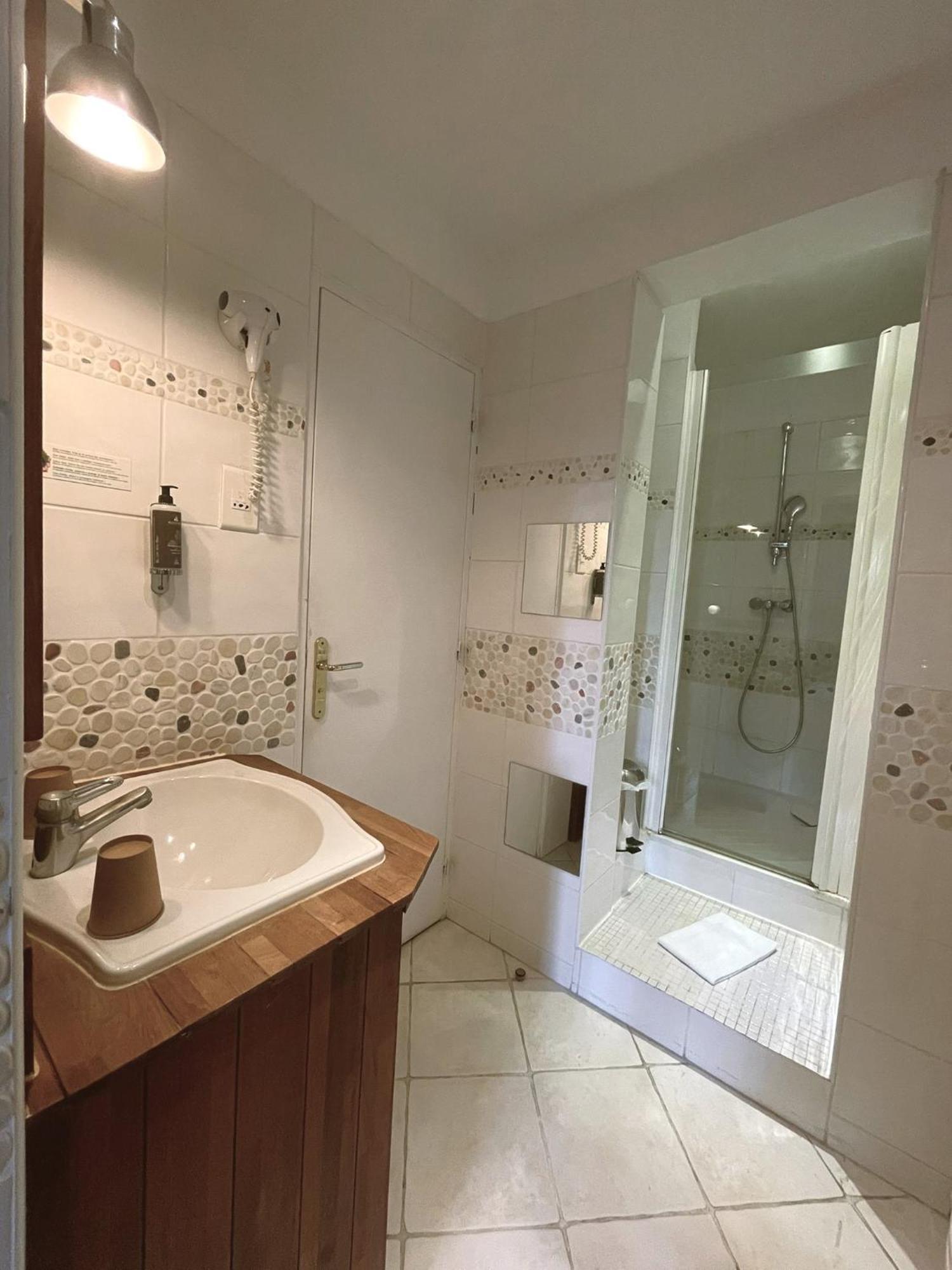 Hostellerie Du Lys Lamorlaye Esterno foto