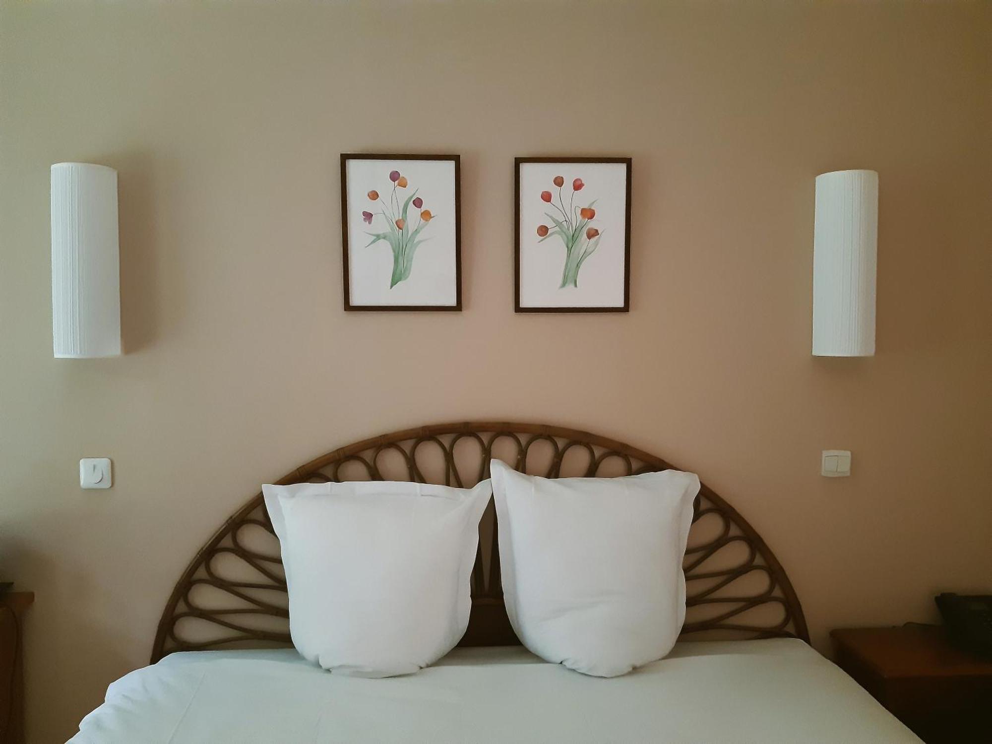 Hostellerie Du Lys Lamorlaye Esterno foto