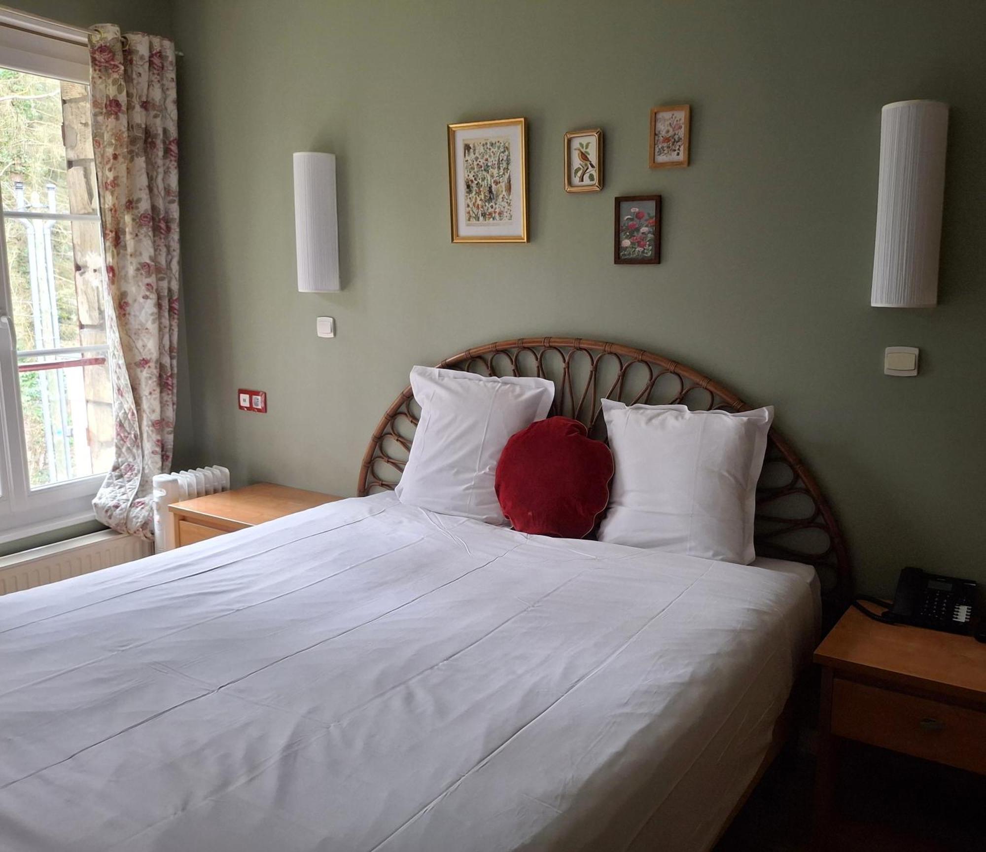 Hostellerie Du Lys Lamorlaye Esterno foto