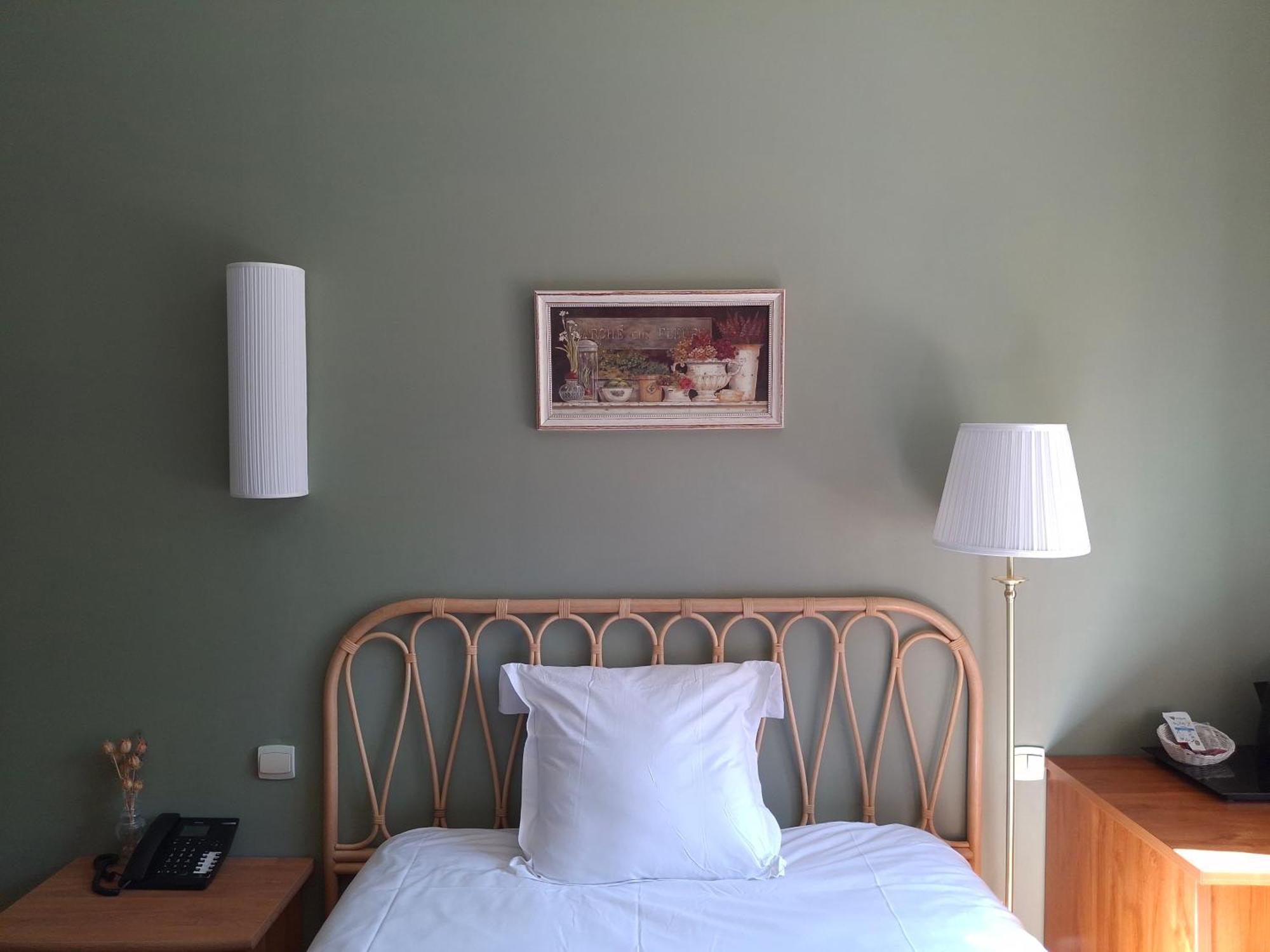 Hostellerie Du Lys Lamorlaye Esterno foto