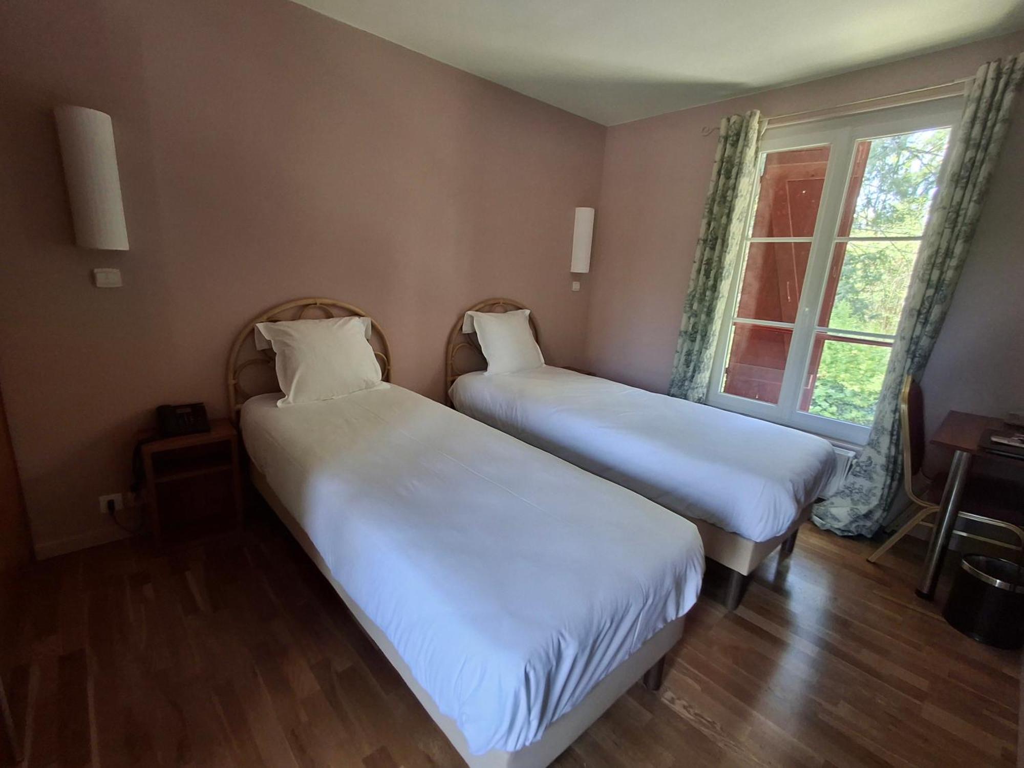 Hostellerie Du Lys Lamorlaye Esterno foto