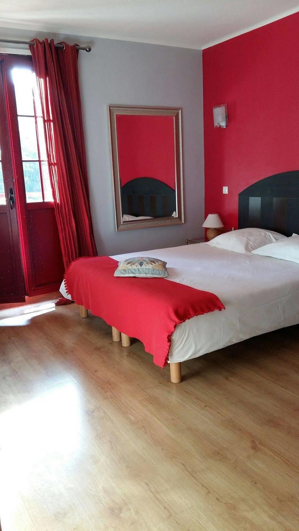 Hostellerie Du Lys Lamorlaye Esterno foto