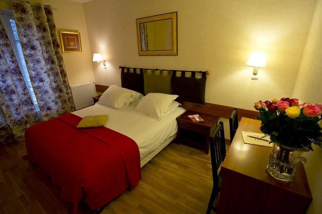 Hostellerie Du Lys Lamorlaye Esterno foto