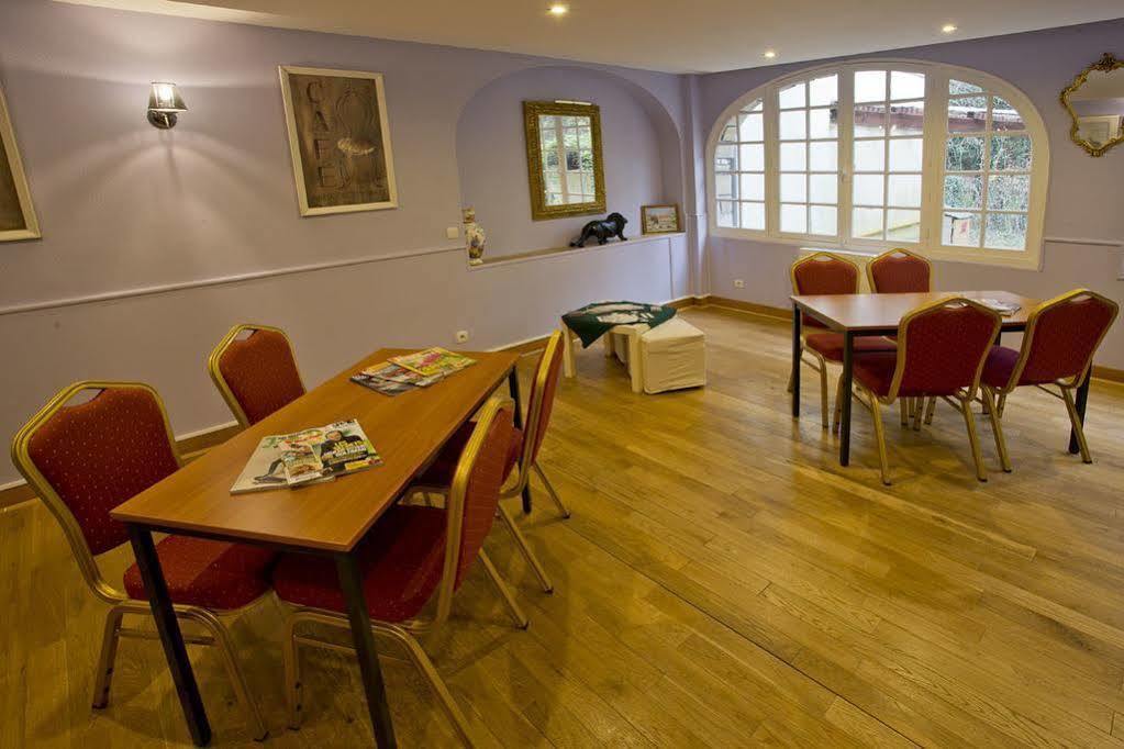 Hostellerie Du Lys Lamorlaye Esterno foto