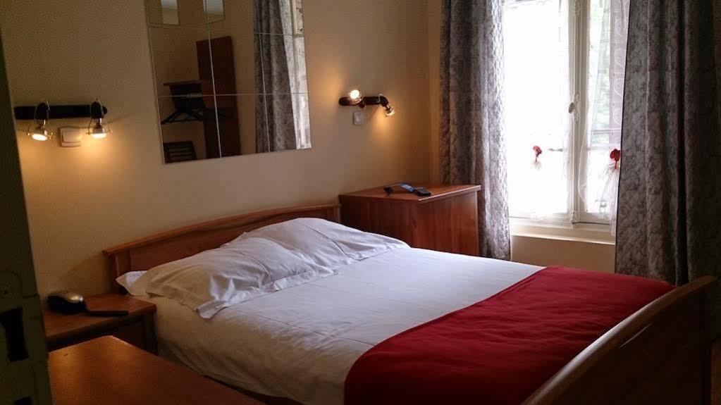 Hostellerie Du Lys Lamorlaye Esterno foto